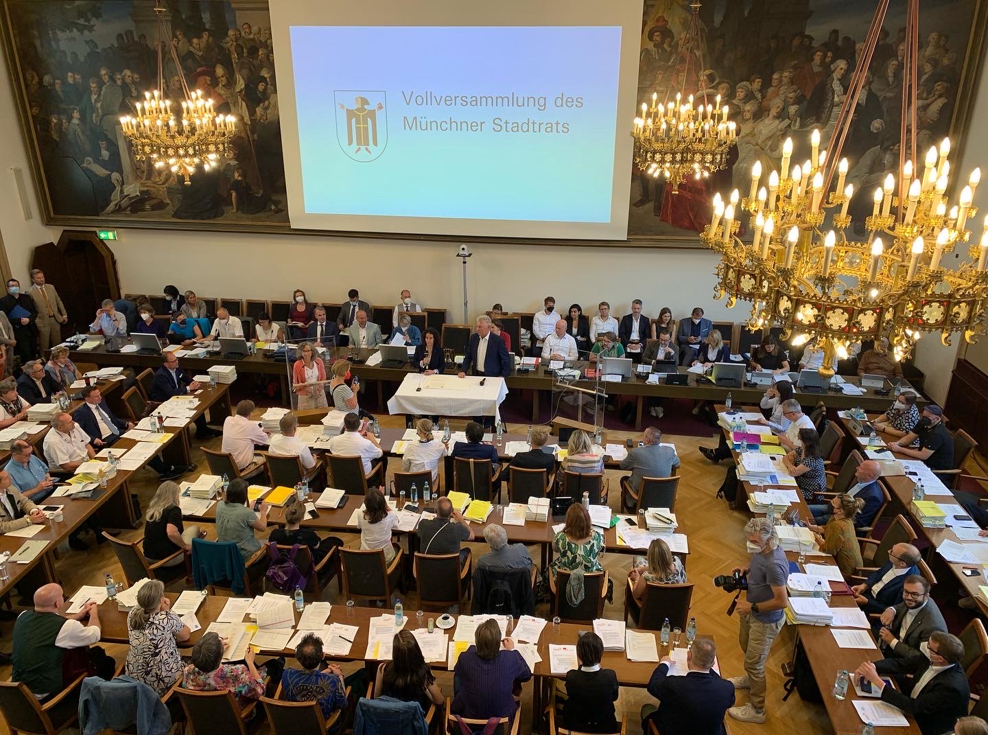 החתימה על ההסכם (צילום: עיריית באר שבע)